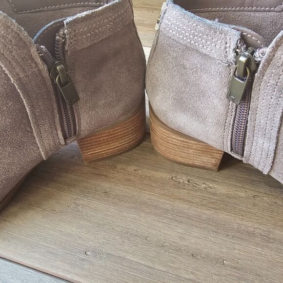 KOOLABURRA by UGG Suede Ankle Booties Light Gray Taupe Size 7 Low Block Heel - Picture 5 of 8